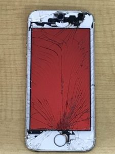 Iphone5s データ抜き出し レッドスクリーンのお客様 Iphone修理スマホゴールド