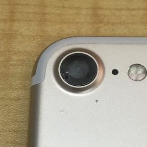 Iphone7 カメラゴミ 混入でご来店いただきました Iphone修理スマホゴールド