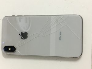 iPhoneX 背面ガラス割れ