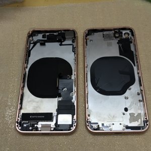 iPhone8 背面ガラス割れ