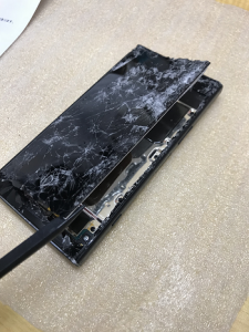 Xperia XZ1 Compact 液晶画面破損