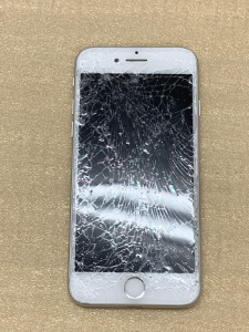 Iphone Repair 画面バキバキ ご来店頂きました Iphone修理スマホゴールド