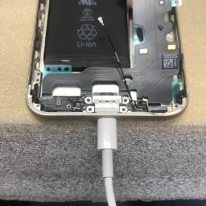 iPhone Repair 充電不良