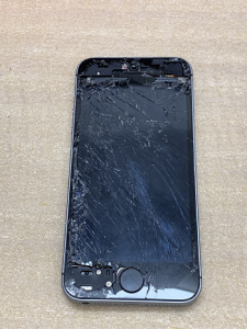 iPhone Repair ガラス割れ