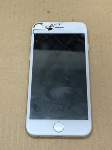 iPhone Repair ガラス割れ