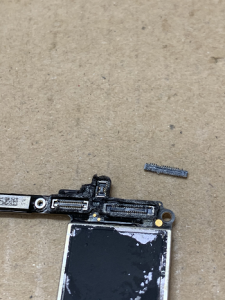 iPhone Repair コネクタ破損