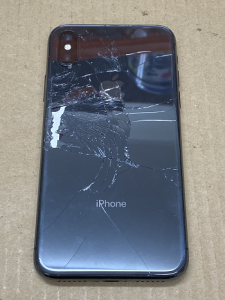 iPhone Repair 背面ガラス割れ