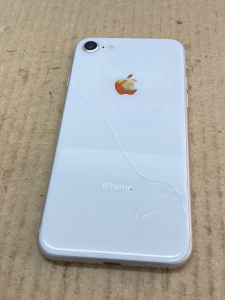 iPhone Repair 背面ガラス割れ