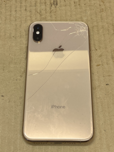 iPhone Repair 背面ガラス割れ