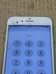 iPhone Repair ガラス割れ修理