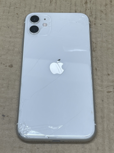 iPhone Repair 背面ガラス割れ