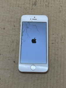 iPhone Repair ガラス割れ修理