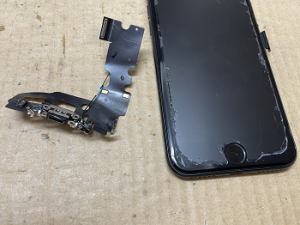 iPhone Repair 充電不良