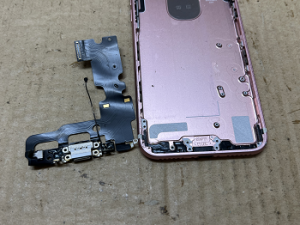 iPhone Repair ライトニングコネクタケーブル修理