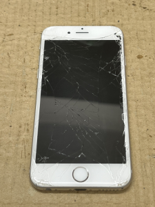 iPhone Repair ガラス割れ修理