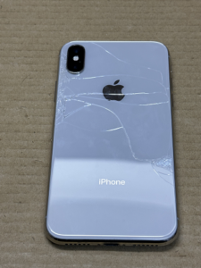 iPhone Repair 背面ガラス割れ