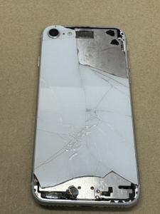 iPhone Repair 背面ガラス割れ