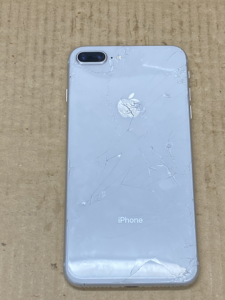 iPhone Repair 背面ガラス割れ