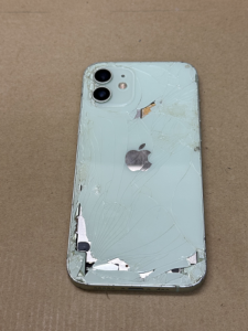 iPhone Repair 背面ガラス修理